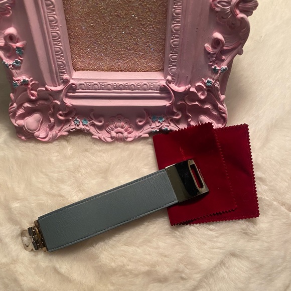 Salvatore Ferragamo ๐ฏ Authentic - Picture 4 of 7